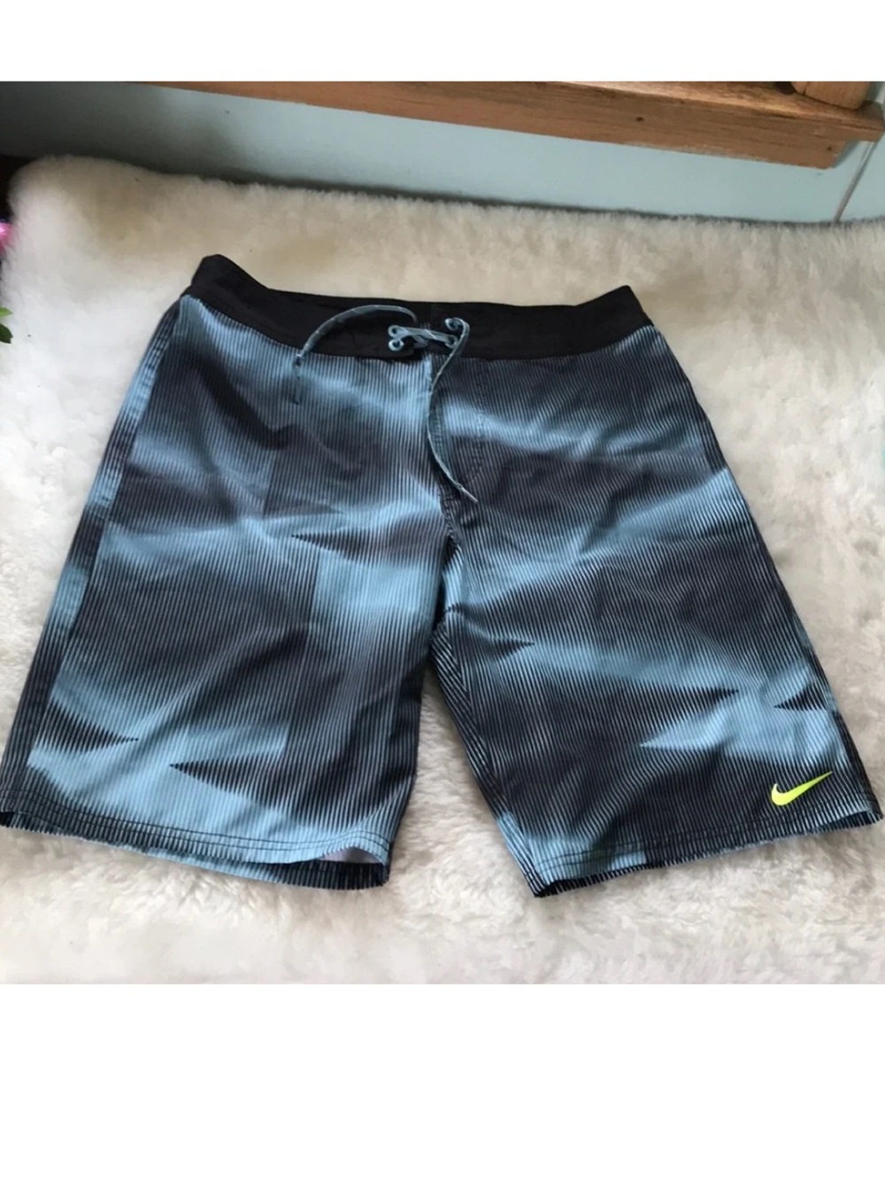 Nike unlined black aqua illusion board shorts size M
